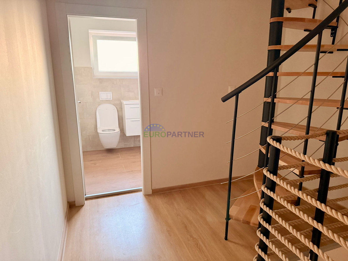 Casa in pietra ristrutturata a Tinjan