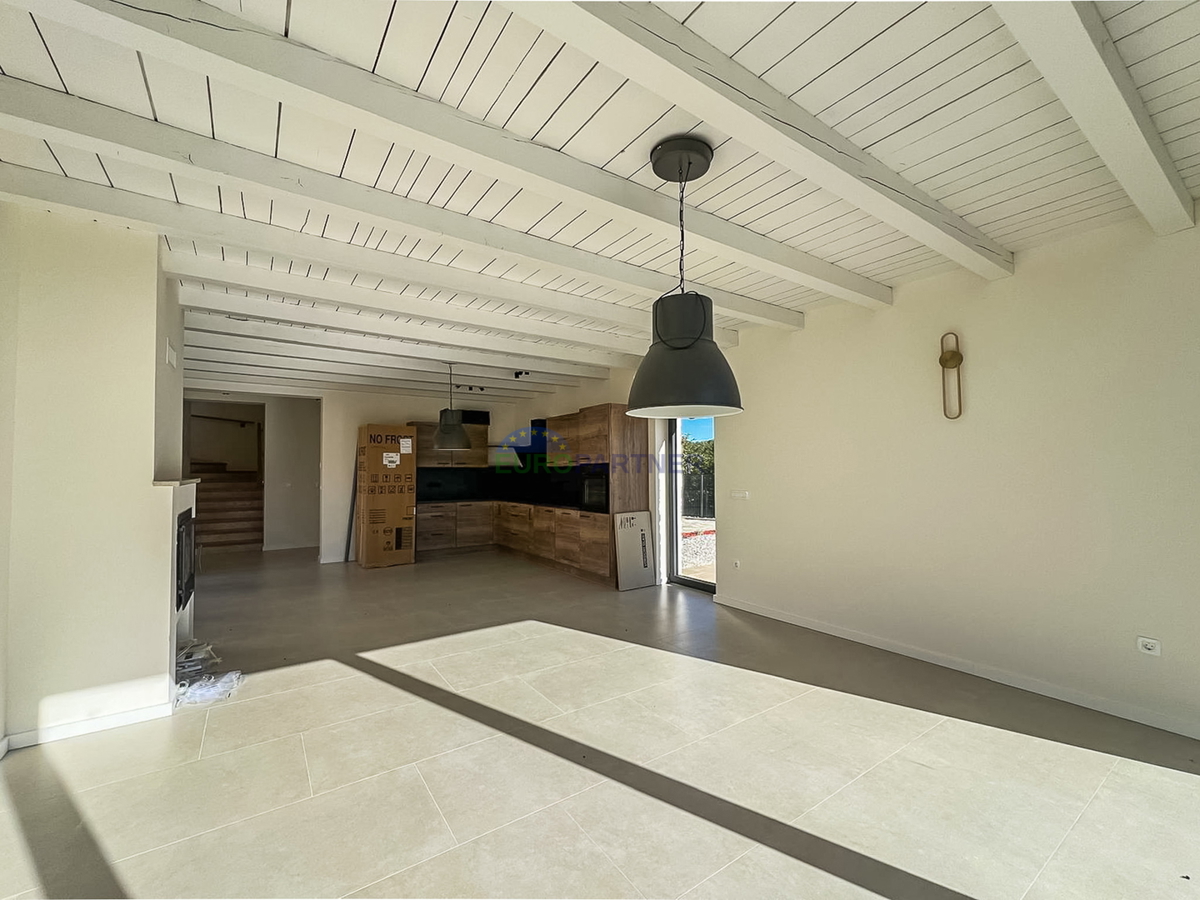 Villa moderna con piscina, a 5 km da Parenzo