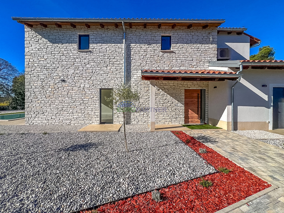 Villa moderna con piscina, a 5 km da Parenzo