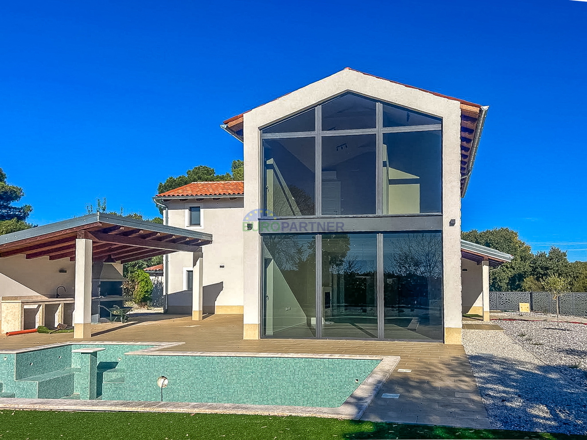 Villa moderna con piscina, a 5 km da Parenzo