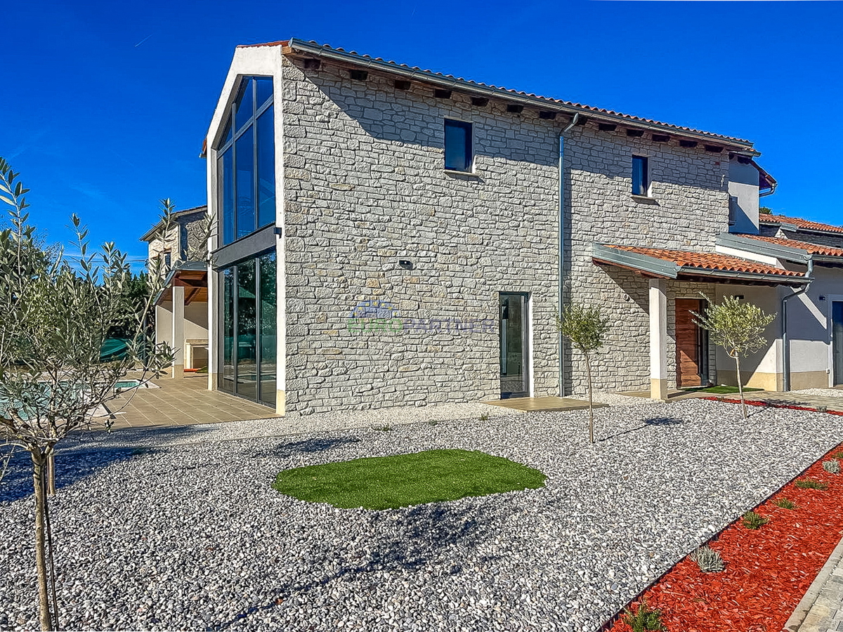 Villa moderna con piscina, a 5 km da Parenzo