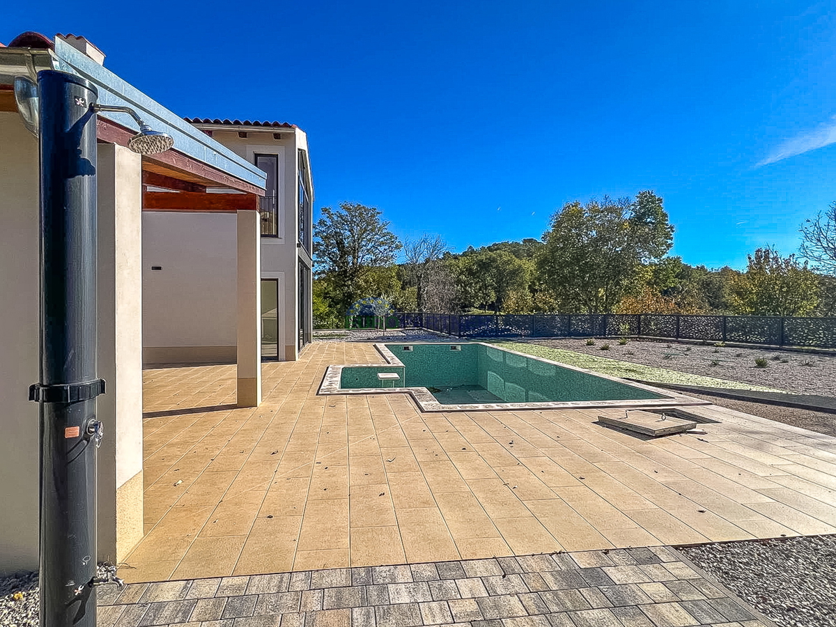 Villa moderna con piscina, a 5 km da Parenzo