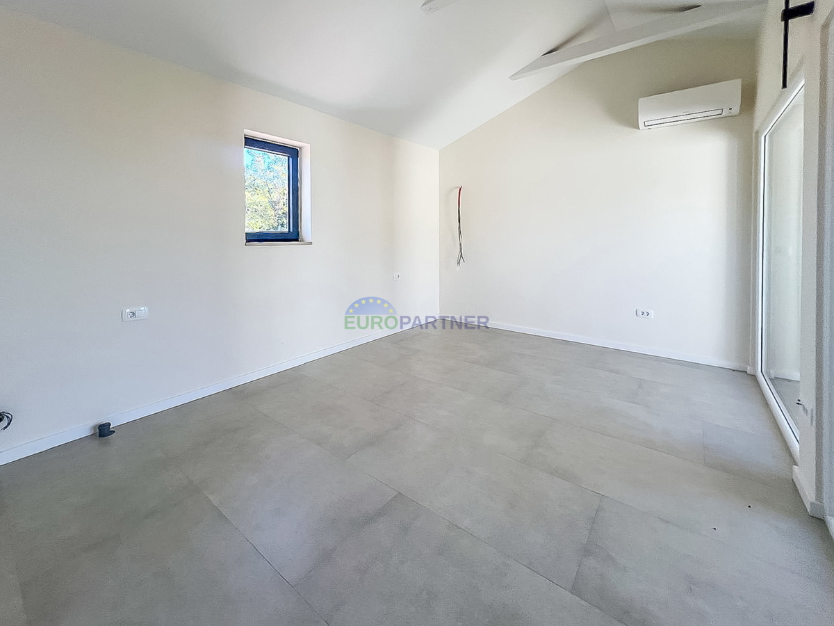 Villa moderna con piscina, a 5 km da Parenzo