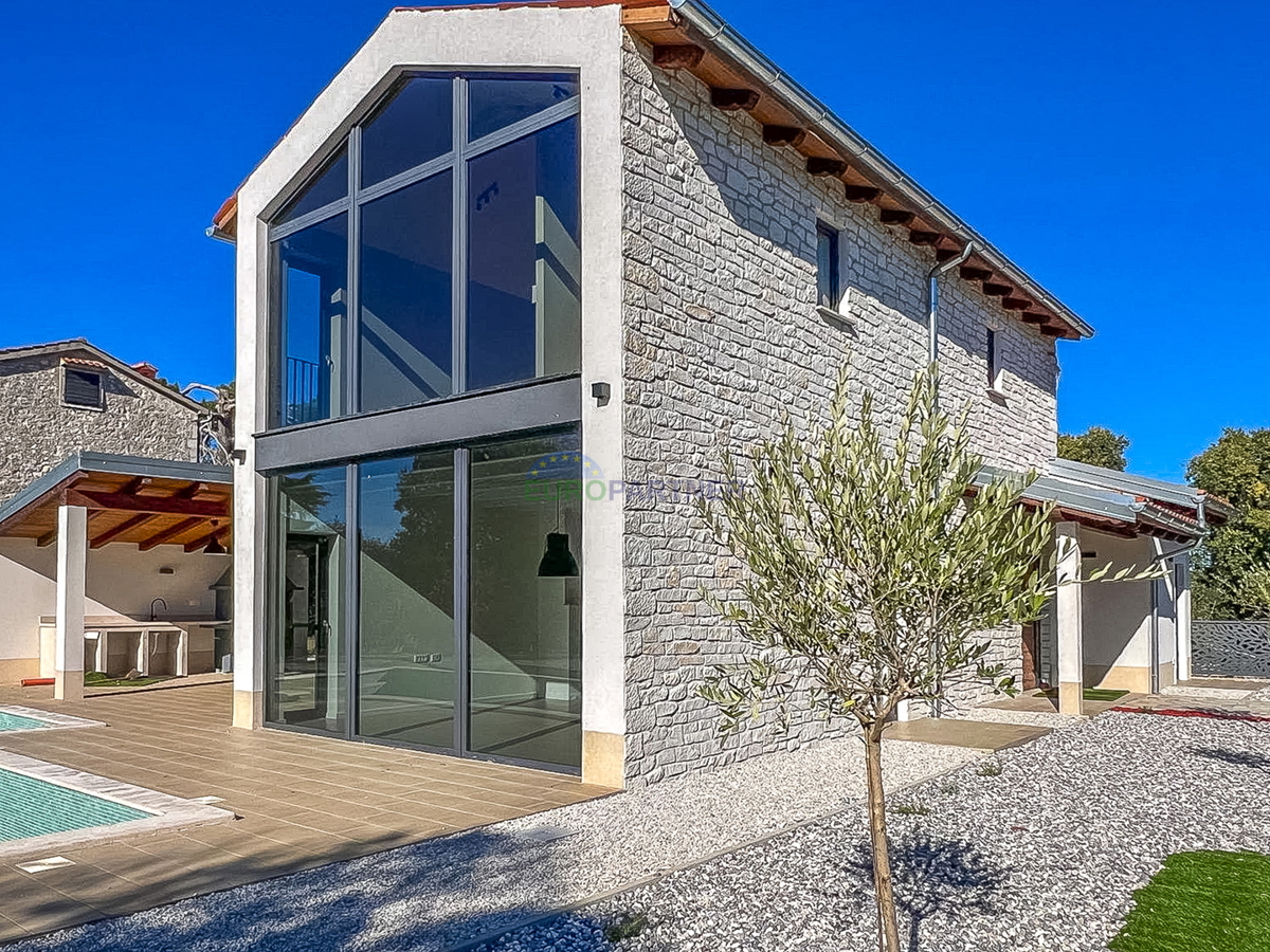 Villa moderna con piscina, a 5 km da Parenzo