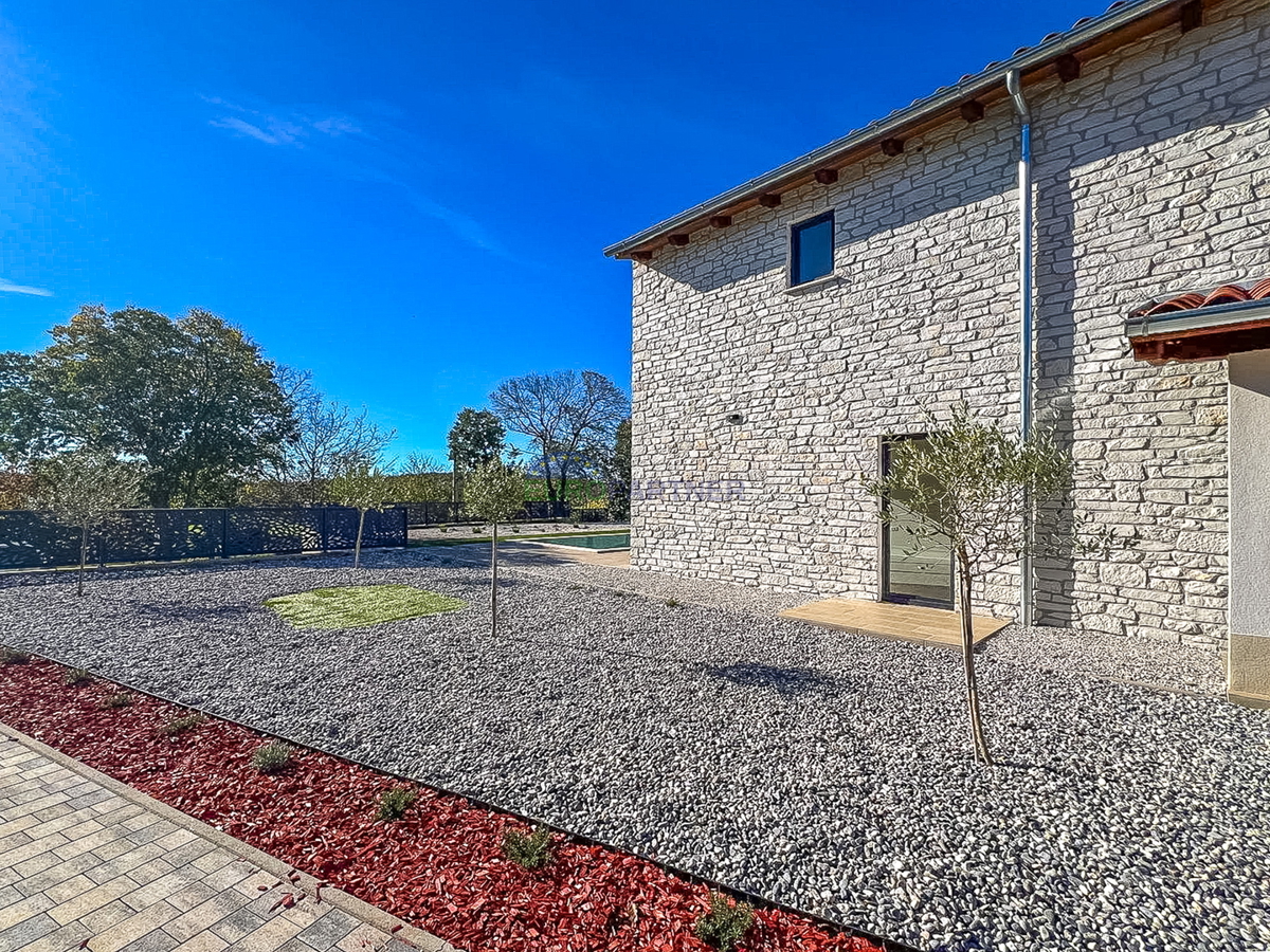 Villa moderna con piscina, a 5 km da Parenzo