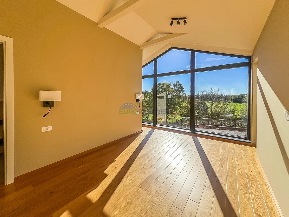 Villa moderna con piscina, a 5 km da Parenzo