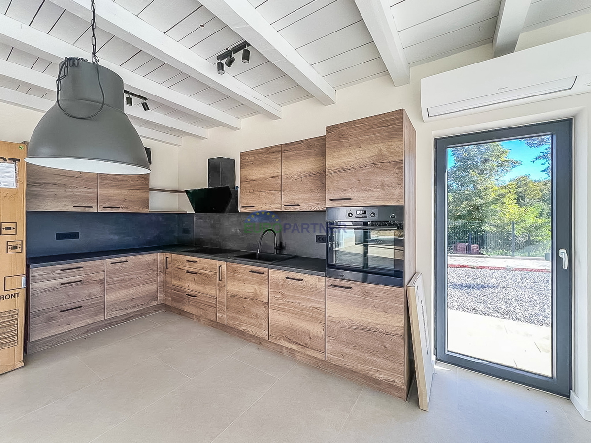 Villa moderna con piscina, a 5 km da Parenzo