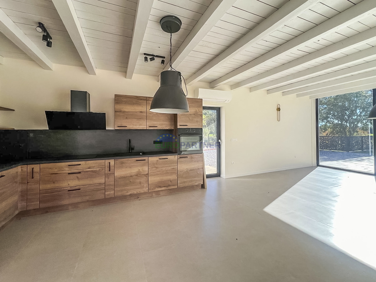 Villa moderna con piscina, a 5 km da Parenzo