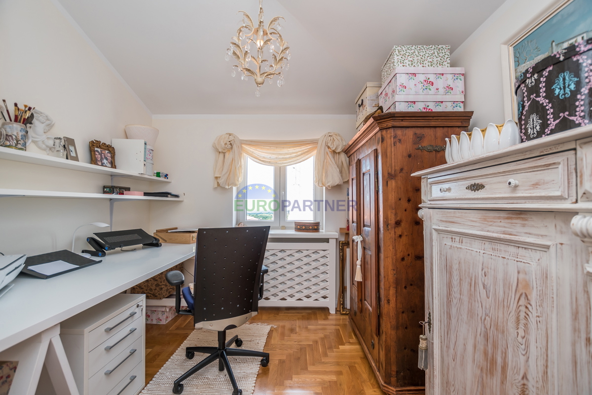 Villa mediterranea con vista panoramica sul mare