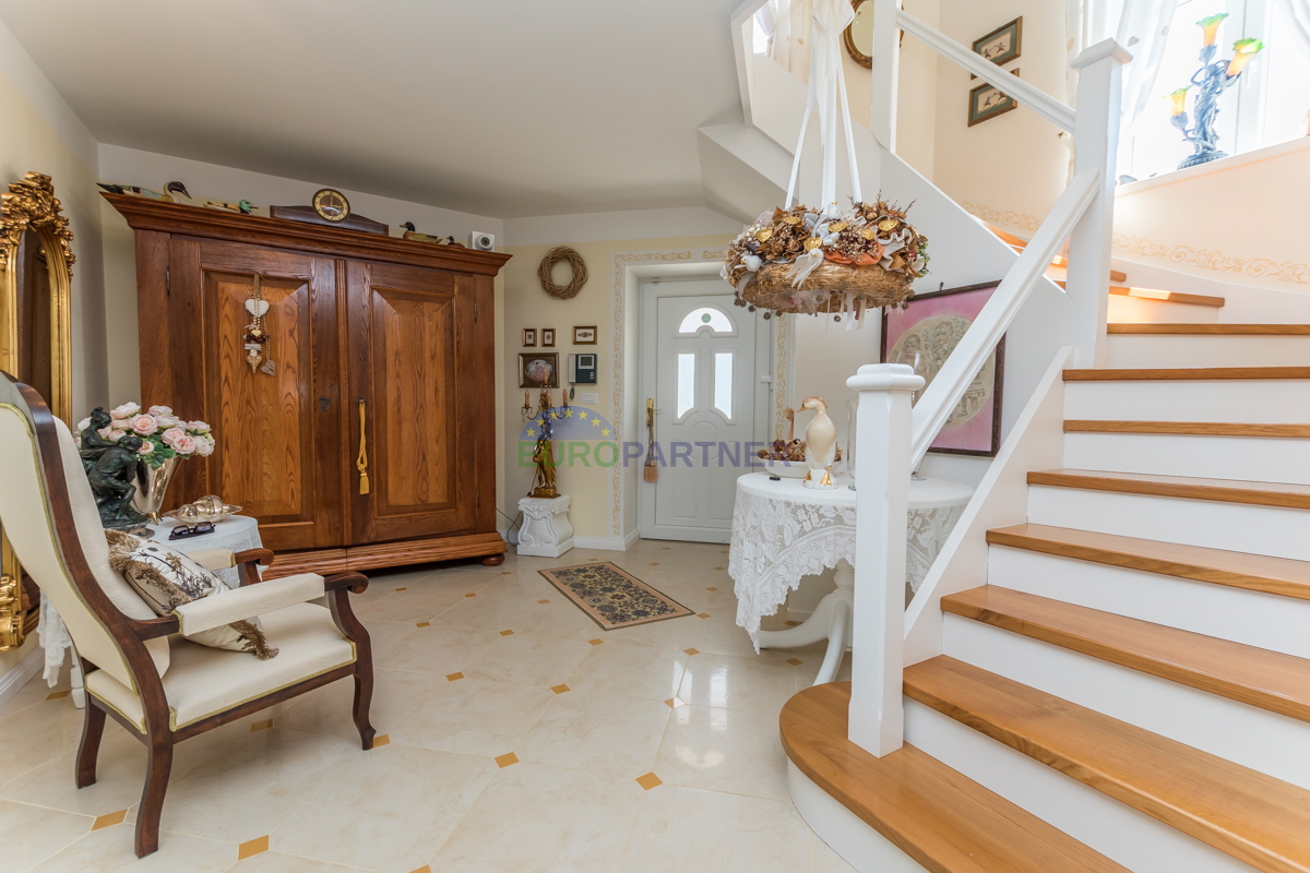 Villa mediterranea con vista panoramica sul mare