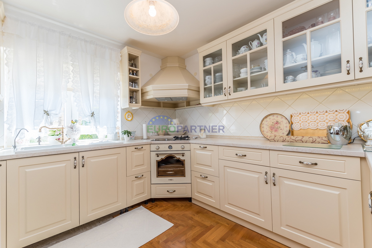 Villa mediterranea con vista panoramica sul mare