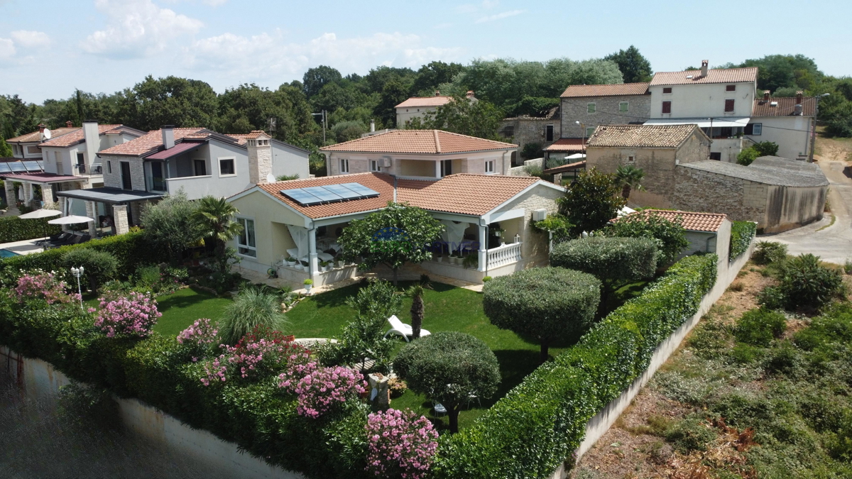 Villa mediterranea con vista panoramica sul mare