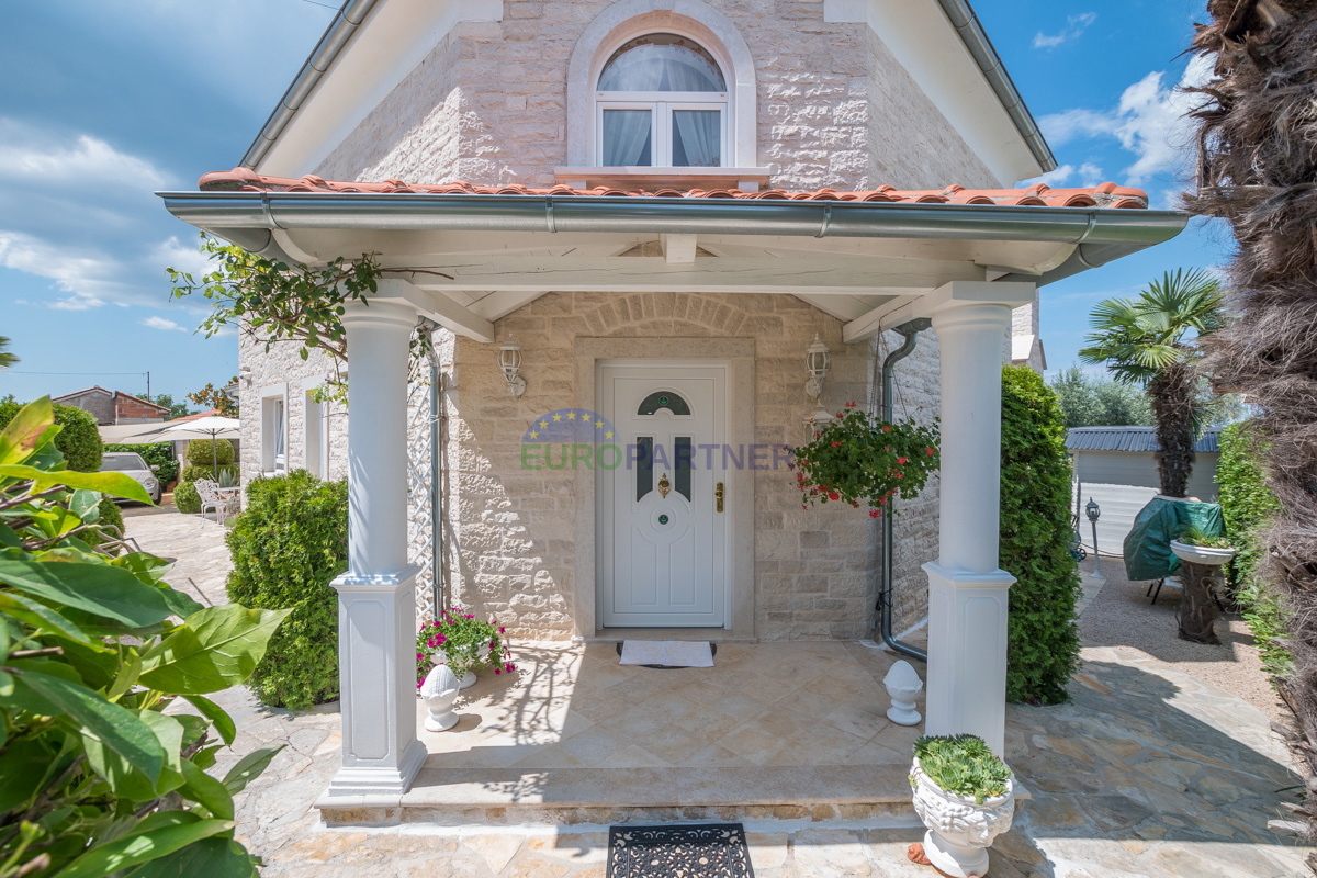 Villa mediterranea con vista panoramica sul mare