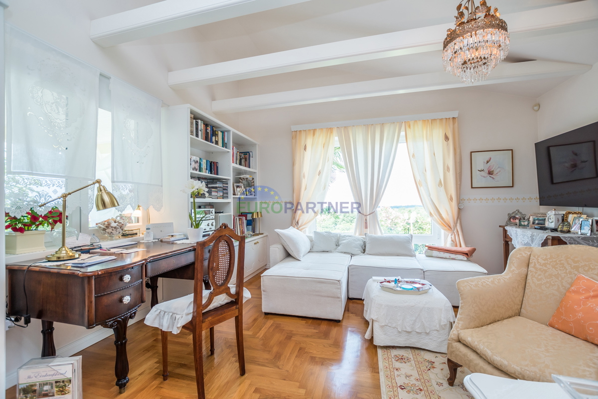 Villa mediterranea con vista panoramica sul mare