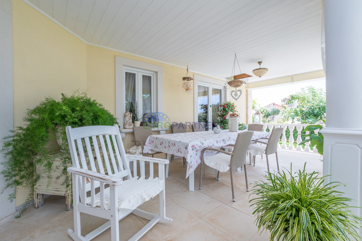 Villa mediterranea con vista panoramica sul mare