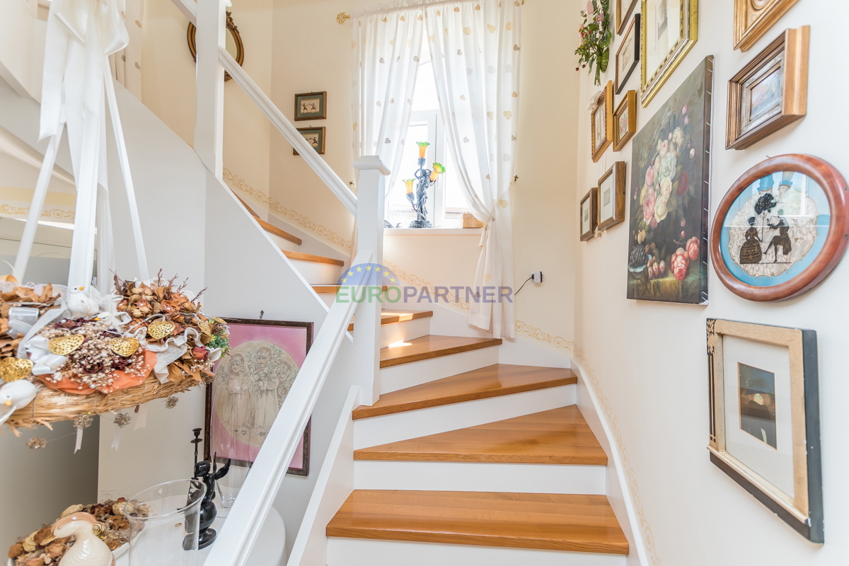 Villa mediterranea con vista panoramica sul mare