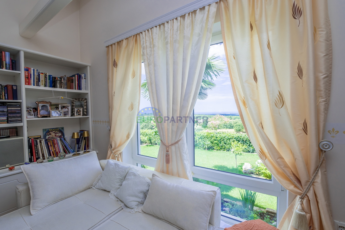 Villa mediterranea con vista panoramica sul mare