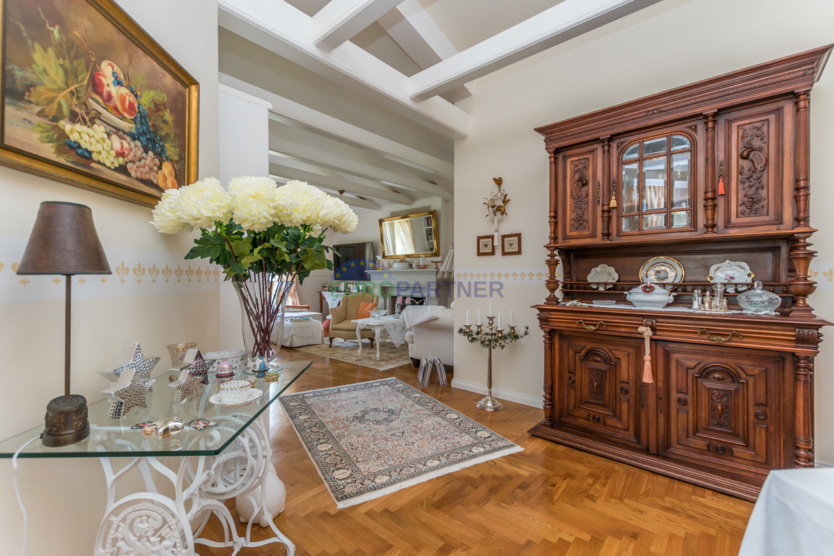 Villa mediterranea con vista panoramica sul mare