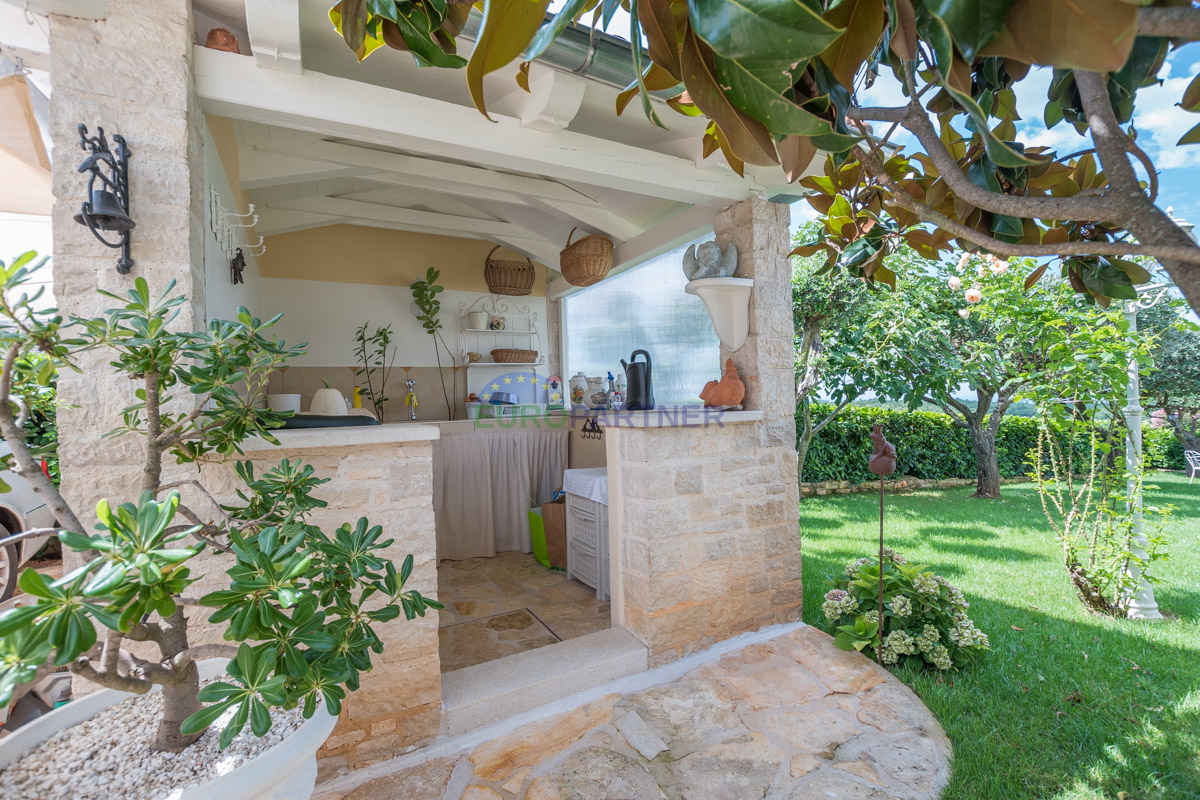 Villa mediterranea con vista panoramica sul mare