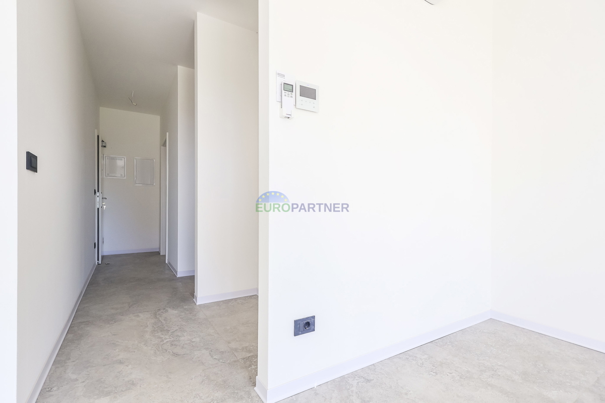 Appartamento con giardino, a 900 m dal mare, Poreč