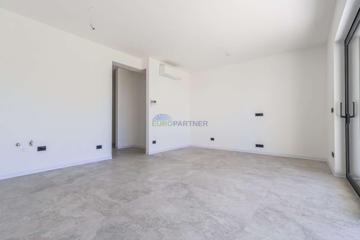 Appartamento con giardino, a 900 m dal mare, Poreč