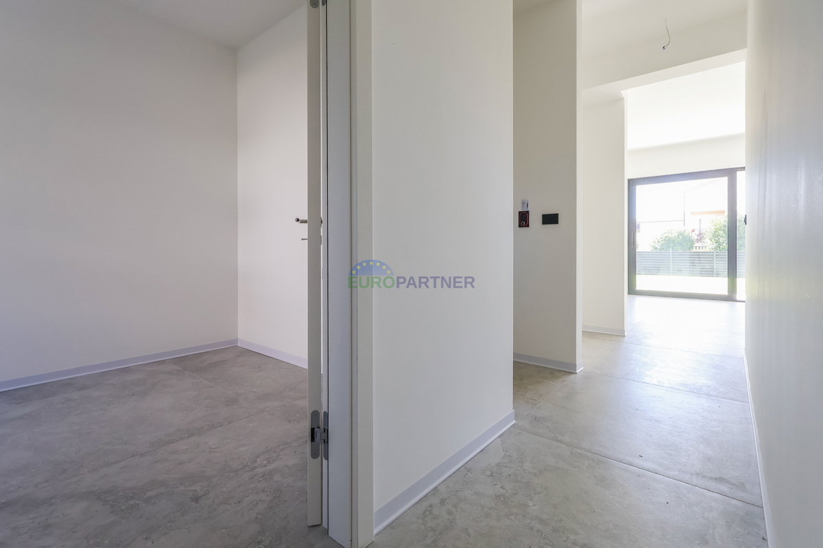 Appartamento con giardino, a 900 m dal mare, Poreč