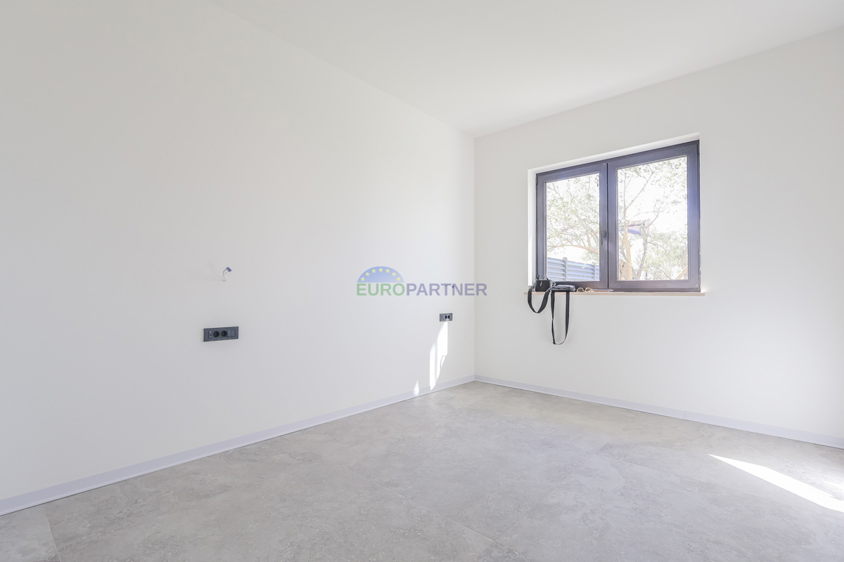 Appartamento con giardino, a 900 m dal mare, Poreč