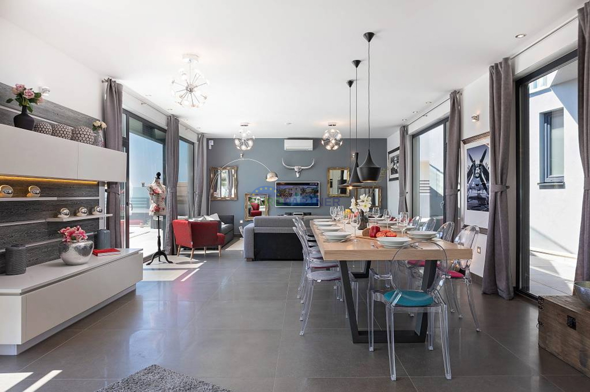 Unica villa di design, nei dintorni di Poreč