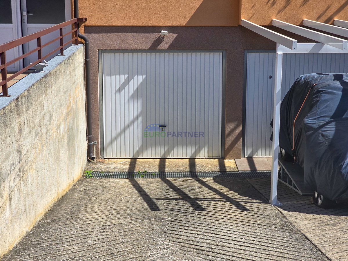 Appartamento con garage e cantina, Vabriga, mare 800m