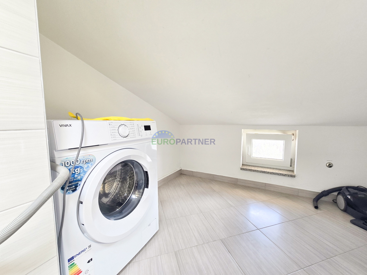 Appartamento con garage e cantina, Vabriga, mare 800m