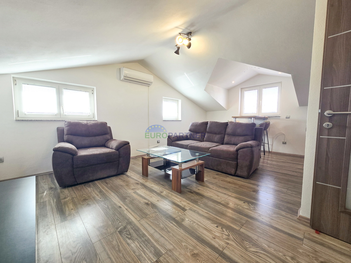 Appartamento con garage e cantina, Vabriga, mare 800m