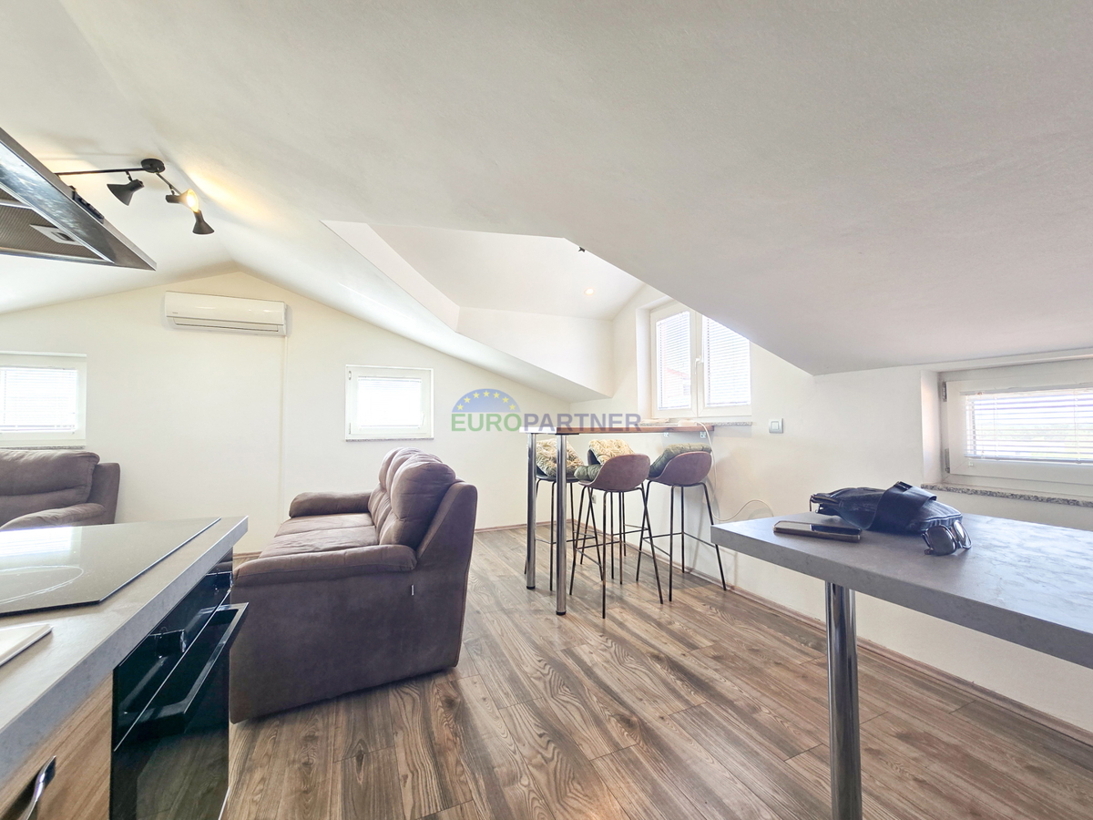 Appartamento con garage e cantina, Vabriga, mare 800m