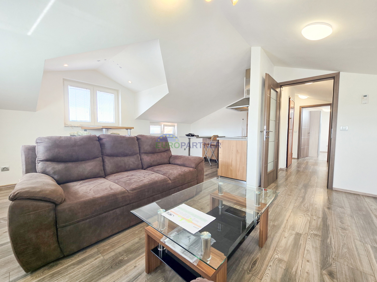 Appartamento con garage e cantina, Vabriga, mare 800m