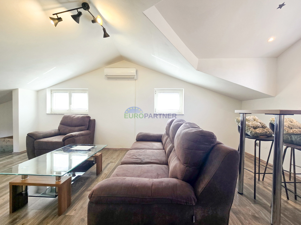 Appartamento con garage e cantina, Vabriga, mare 800m