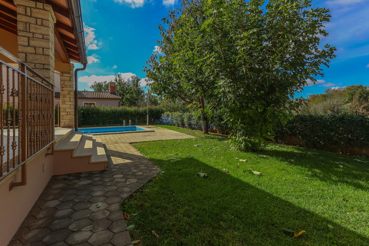 Casa mediterranea con piscina, a 12 km da Poreč