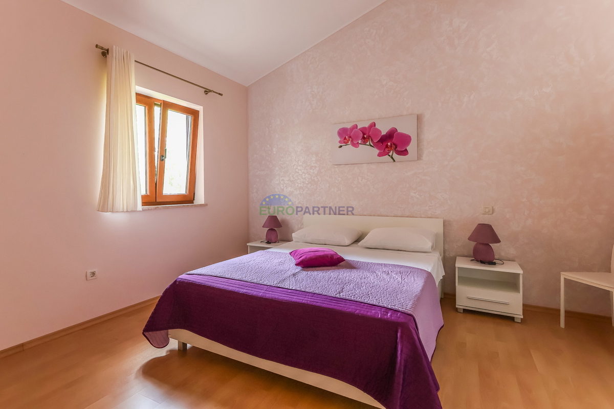 Casa mediterranea con piscina, a 12 km da Poreč