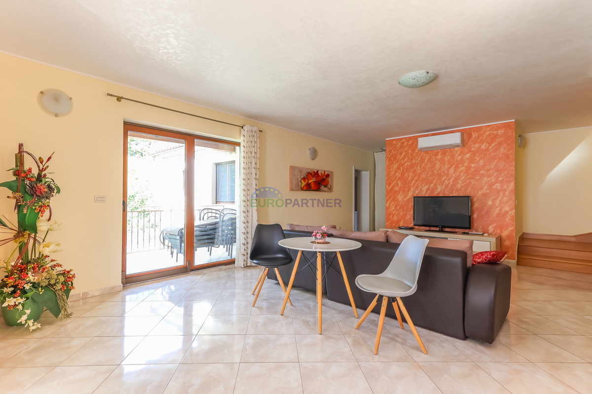 Casa mediterranea con piscina, a 12 km da Poreč