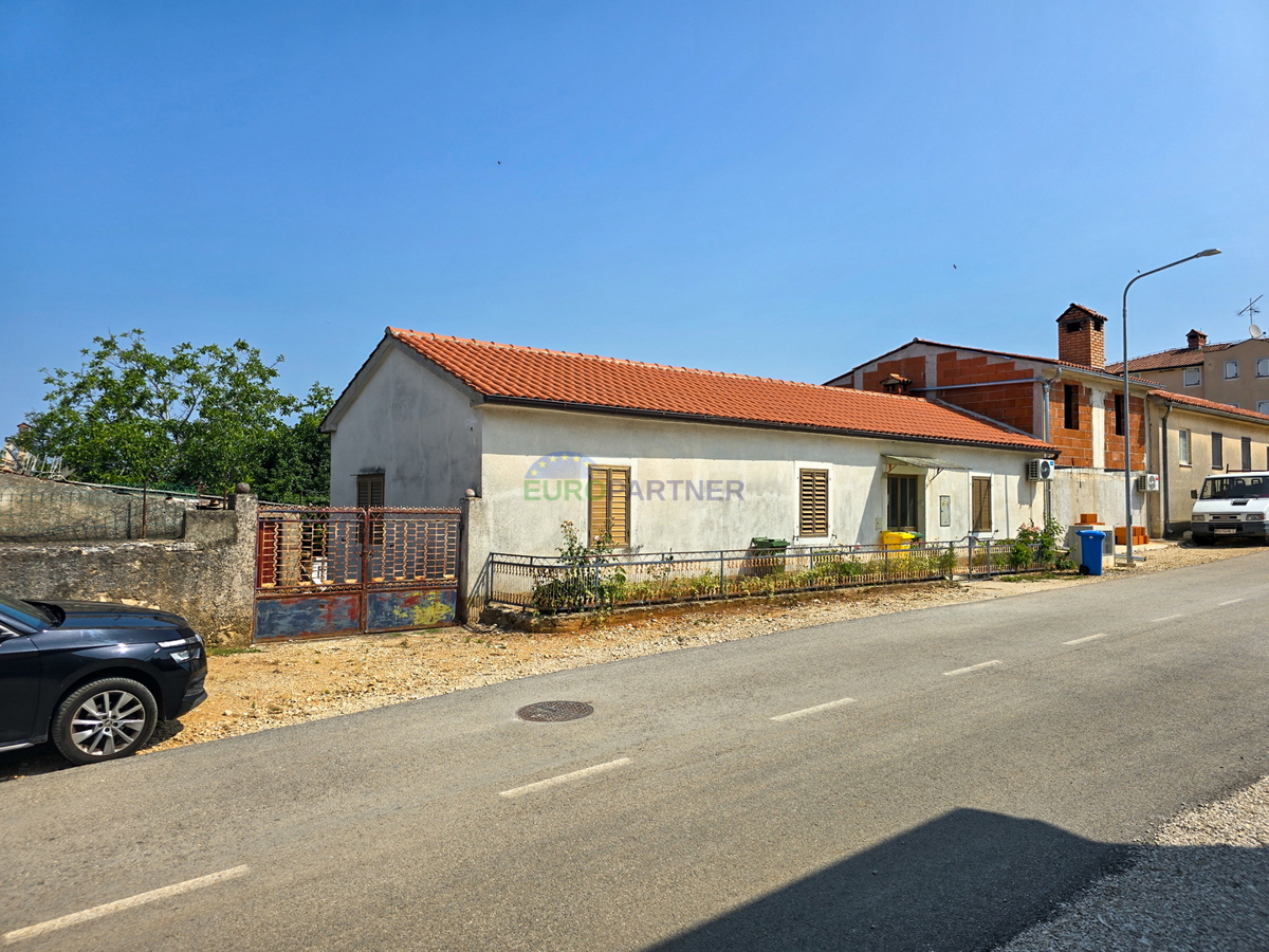 Casa nel centro del paese a 10 km da Parenzo, Istria