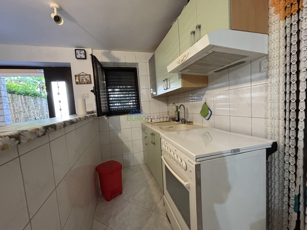 Istra, Novigrad, appartamento vicino al mare con cucina esterna