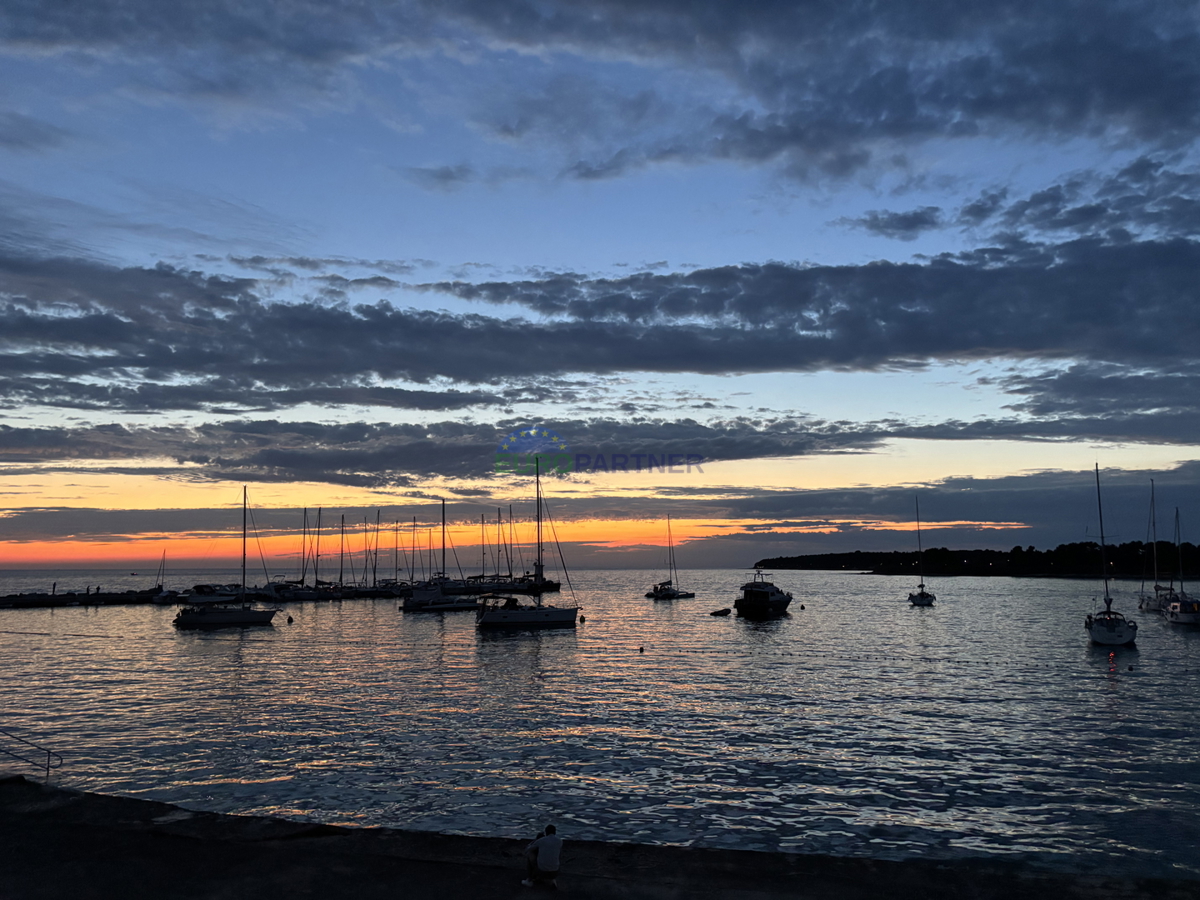 Istra, Novigrad, appartamento vicino al mare con cucina esterna