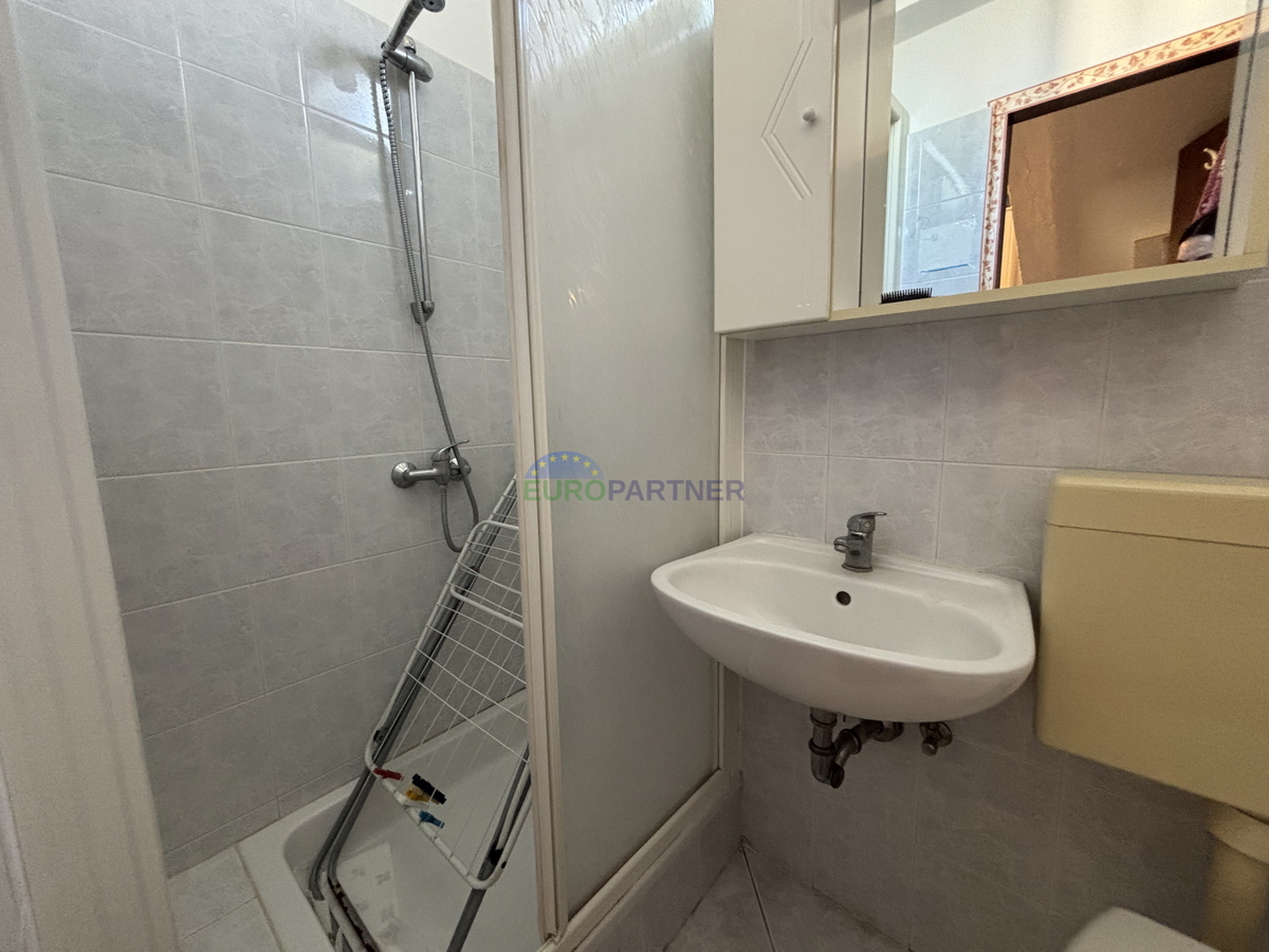 Istra, Novigrad, appartamento vicino al mare con cucina esterna