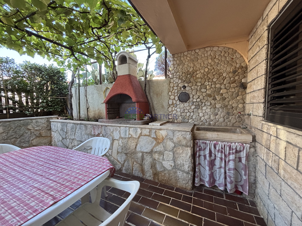 Istra, Novigrad, appartamento vicino al mare con cucina esterna