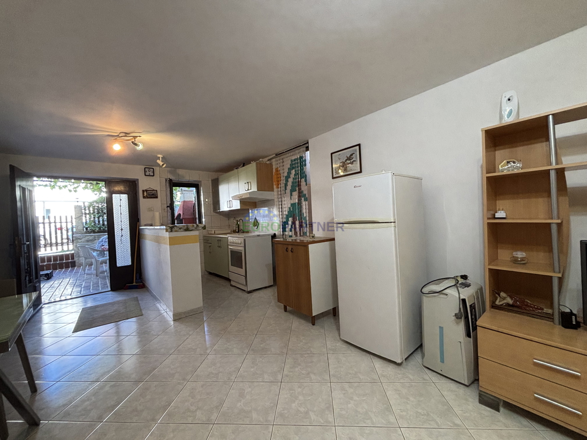 Istra, Novigrad, appartamento vicino al mare con cucina esterna