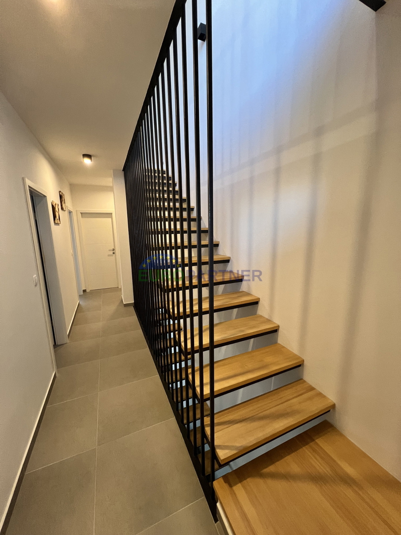 Istria, Novigrad, bellissima casa a schiera con vista mare