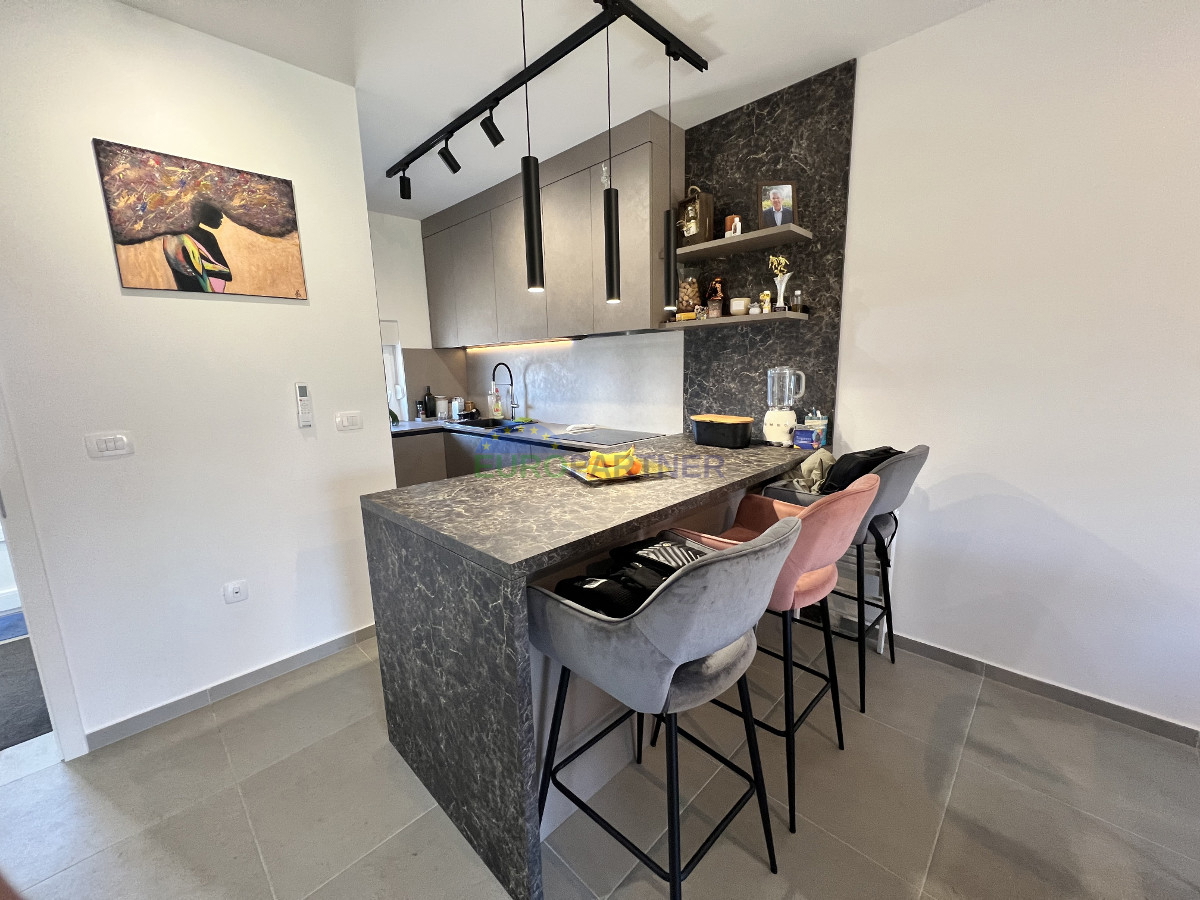 Istria, Novigrad, bellissima casa a schiera con vista mare