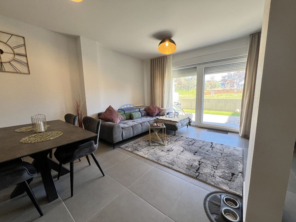 Istria, Novigrad, bellissima casa a schiera con vista mare