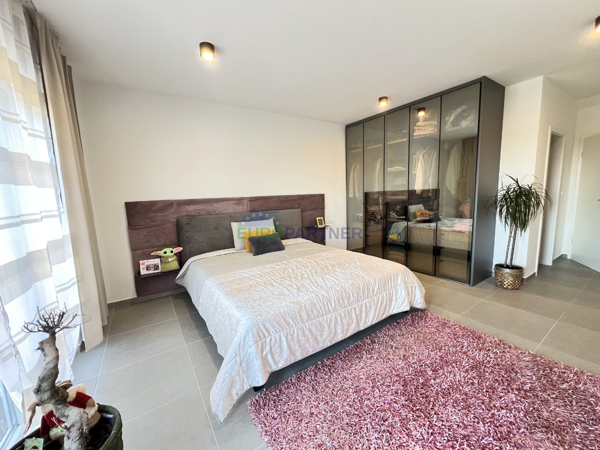 Istria, Novigrad, bellissima casa a schiera con vista mare