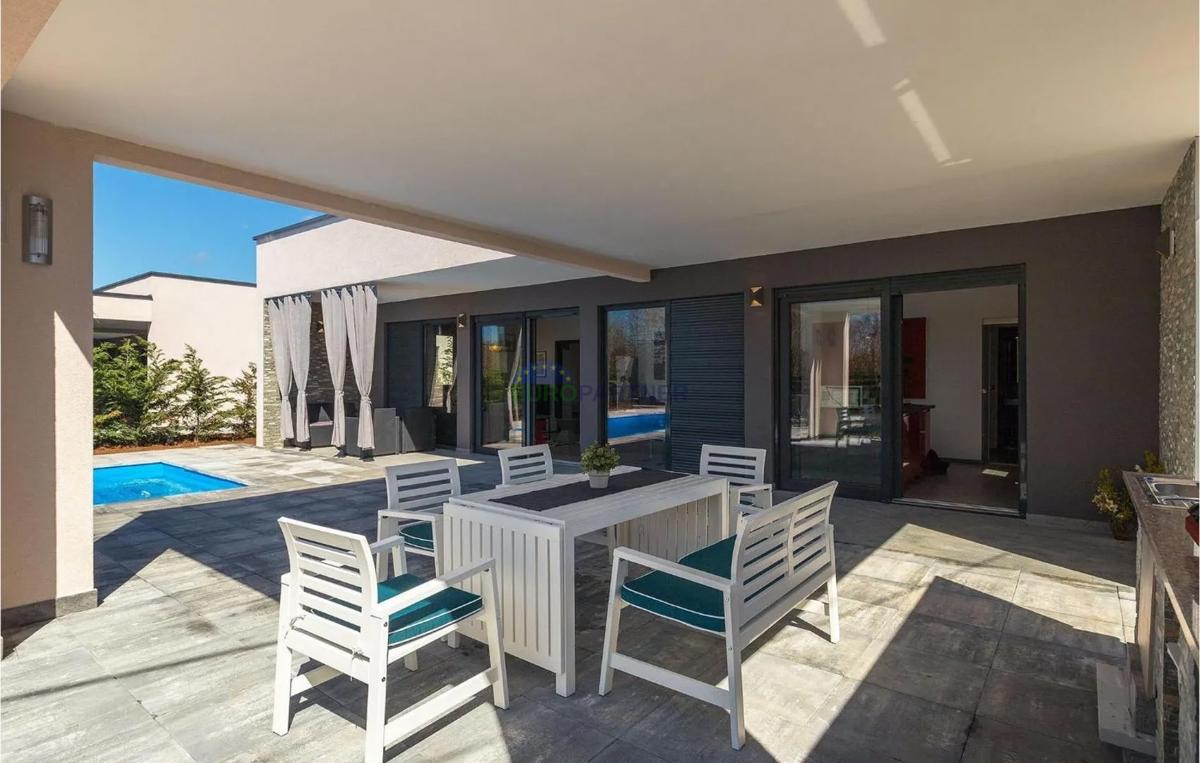 Istra, Vodnjan, moderna e bellissima villetta a piano terra con piscina