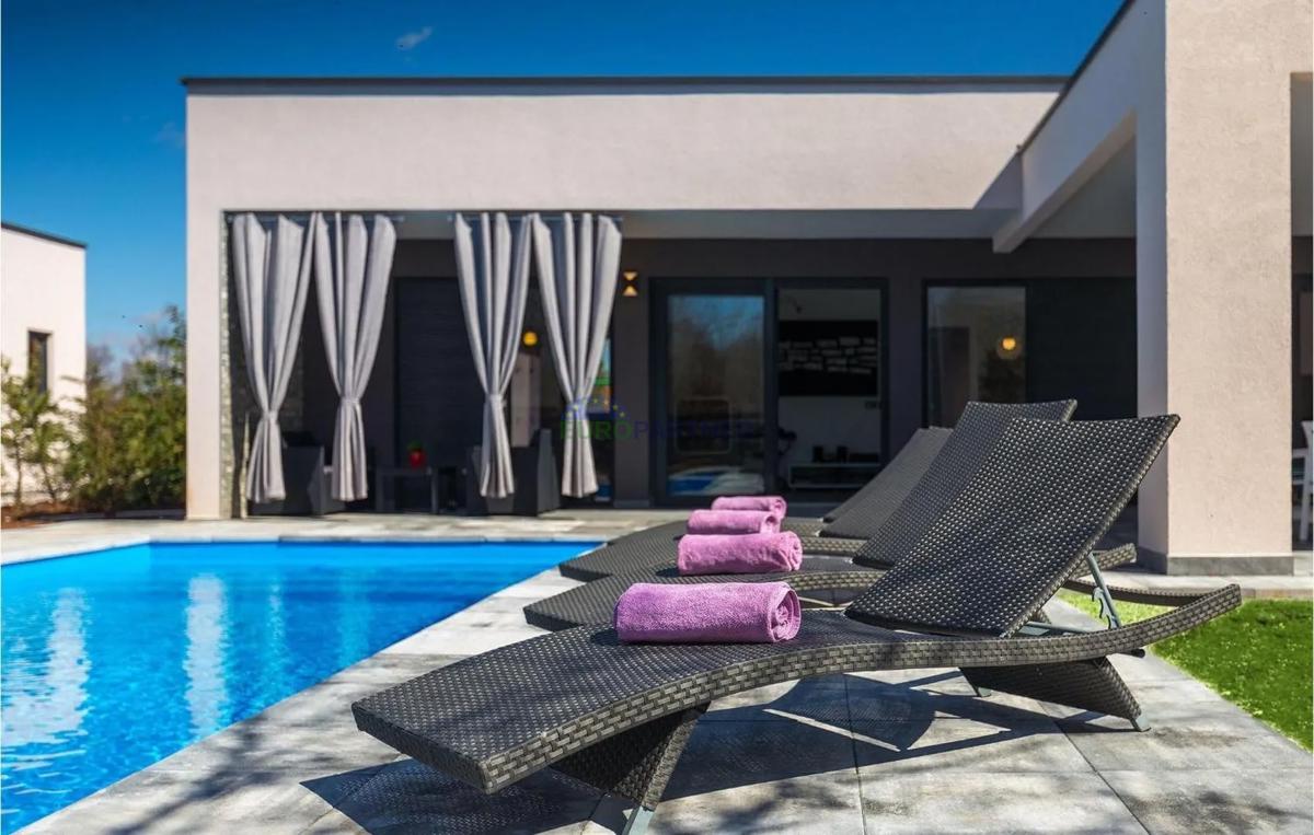 Istra, Vodnjan, moderna e bellissima villetta a piano terra con piscina
