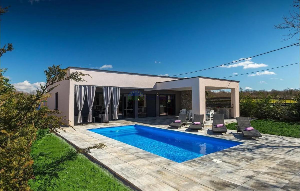 Istra, Vodnjan, moderna e bellissima villetta a piano terra con piscina